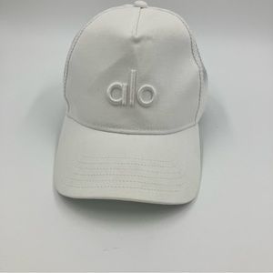 Alo Yoga District Trucker Hat Womens White Embroidered